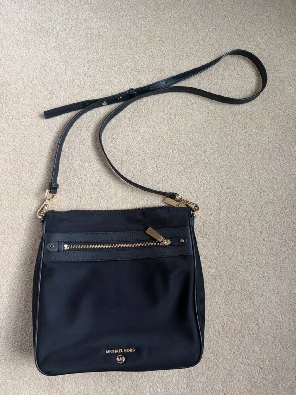 Michael Kors Jet Set Large Nylon Gabardine Messenger Bag - Picture 3 of 7